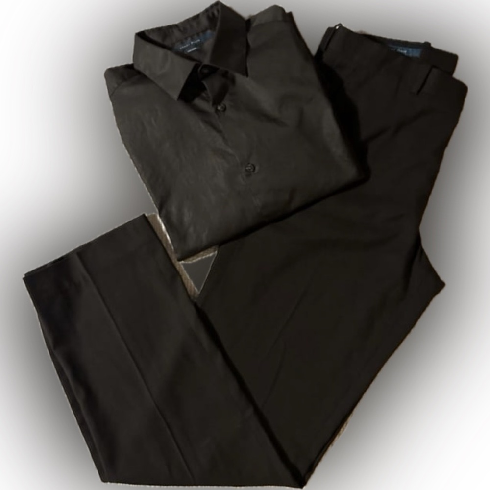 Perry Ellis Non Iron Twill Shirt sz med & Non Iron
Stretch Dress Pants 32x32
